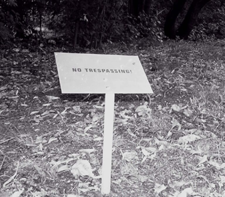 Besuch (Visit), 2004, Installation with Mixed Media (Cot, Information Signs and Sound - Excerpt from Brahms Piano Quartett No. 1, op. 25 and Birds' Chirping) at Kunstlandschaft X, Kunsthaus Flora, Berlin, 2004