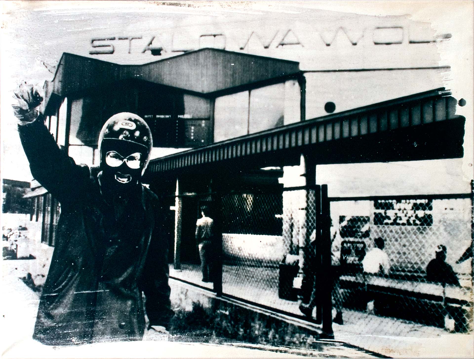 Joachim Seinfeld: Stalowa Wola from the Series Podròz do Polski_ Beisl-Balagan, Silver Gelatine Print on Canvas, 70 x 100 cm, 2006