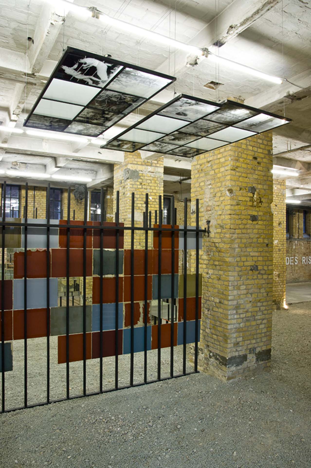 Hanging Garden, Silver Gelatine Print on Glass, Metal Frames, 200 x 350 cm appr., 2008At Bazaar – Zur Strategie des Risikos (On the Strategies of Risk), 5th Berliner Kunstsalon, Berlin, 2008